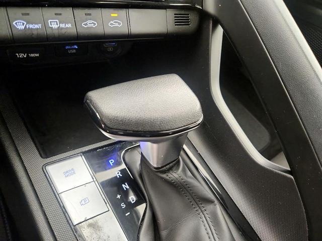 Photo of 2022 Phantom Black Hyundai ELANTRA