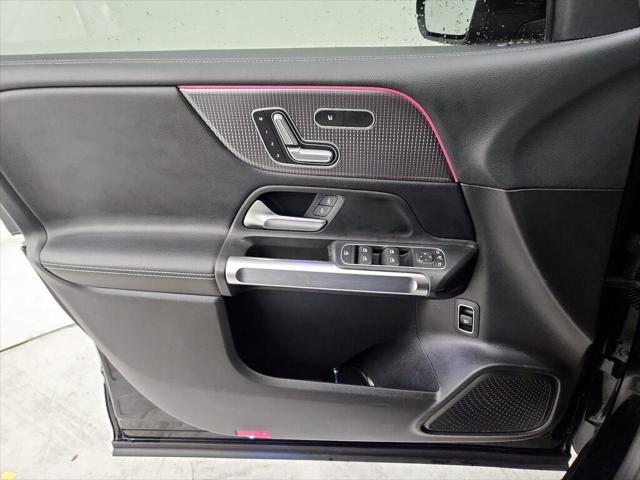 Photo of 2021 Black Mercedes-Benz GLB 250