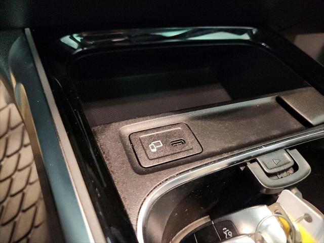 Photo of 2021 Black Mercedes-Benz GLB 250