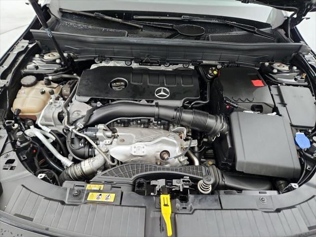 Photo of 2021 Black Mercedes-Benz GLB 250