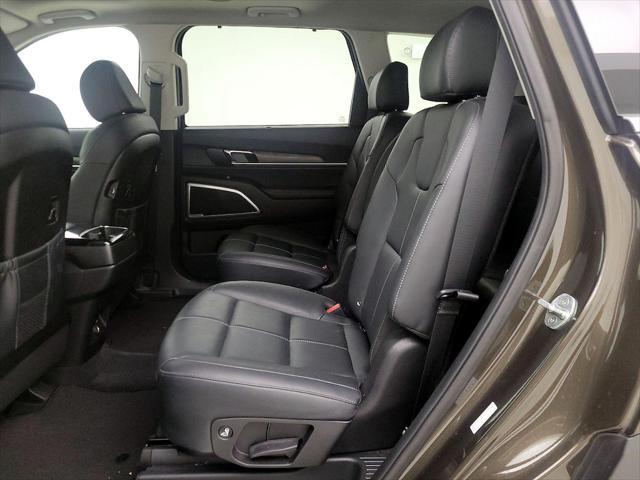 Photo of 2022 Black Copper Kia Telluride