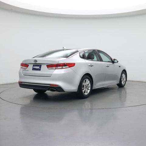 Photo of 2017 Sparkling Silver Kia Optima