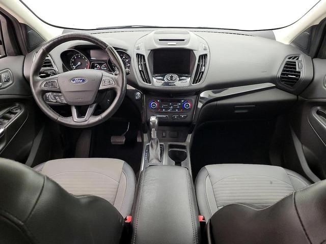 Photo of 2017 White Platinum Metallic Tri-Coat Ford Escape