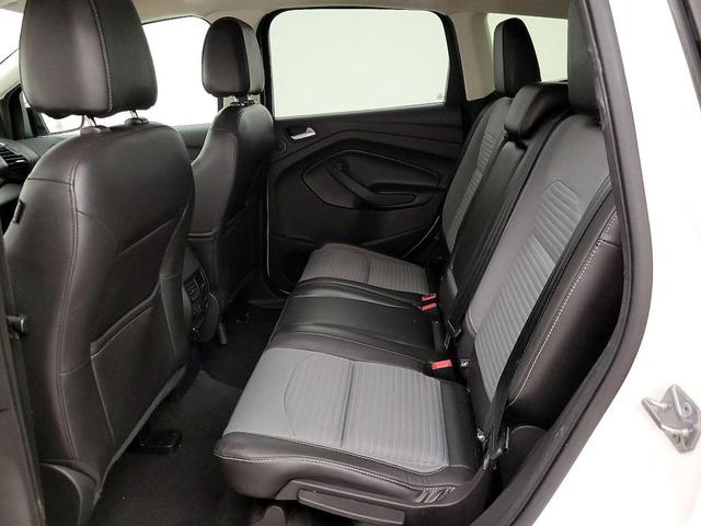 Photo of 2017 White Platinum Metallic Tri-Coat Ford Escape