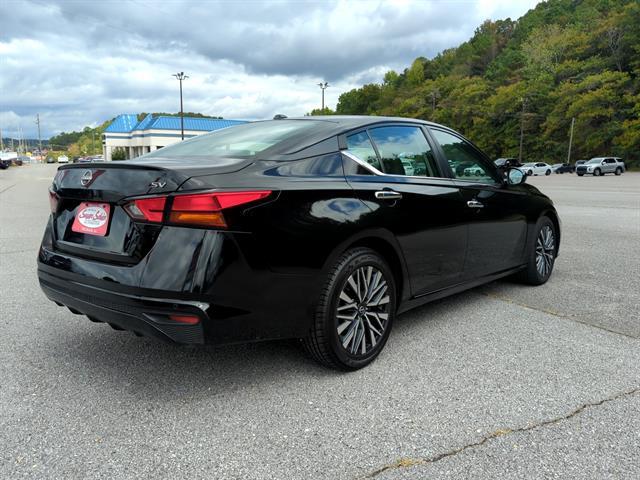 Photo of 2023 Super Black Nissan Altima