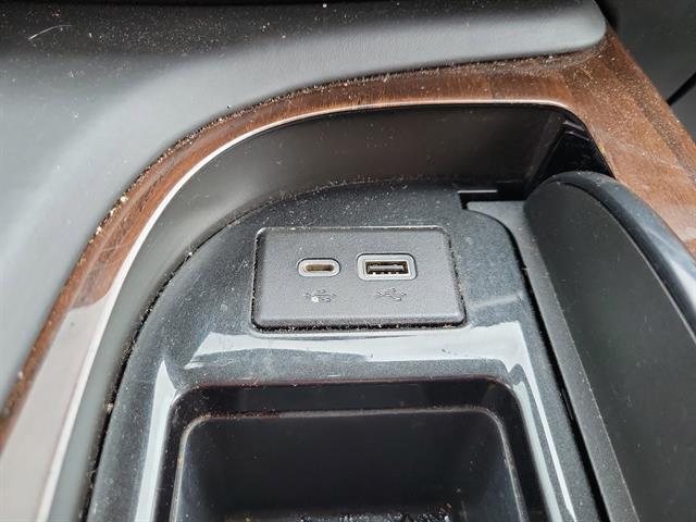 Photo of 2021 Crystal White Tricoat Cadillac Escalade ESV