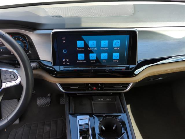 Photo of 2024 Pure White Volkswagen Atlas Cross Sport