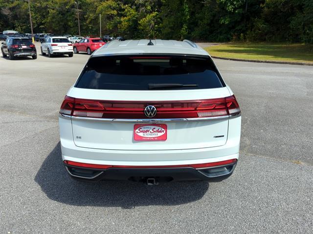 Photo of 2024 Pure White Volkswagen Atlas Cross Sport