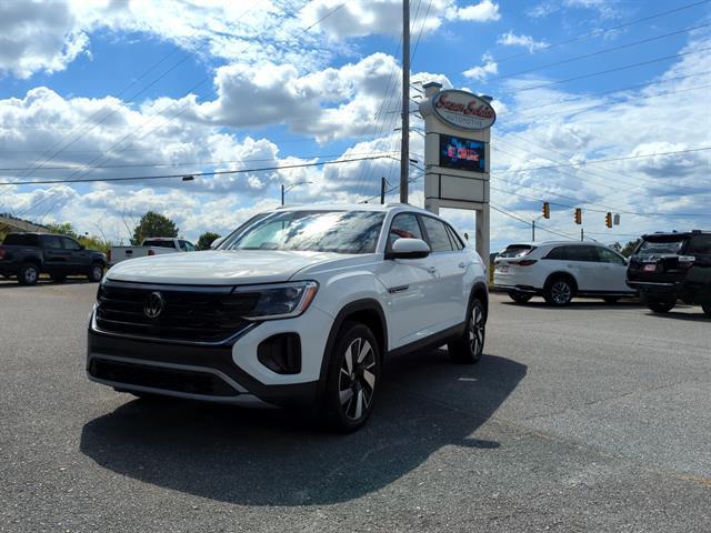 Photo of 2024 Pure White Volkswagen Atlas Cross Sport
