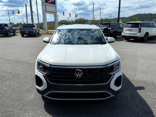 Photo of 2024 Pure White Volkswagen Atlas Cross Sport