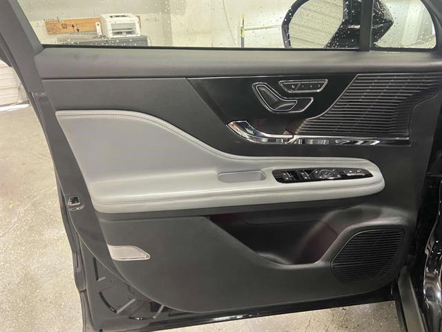 Photo of 2022 Infinite Black Lincoln Corsair