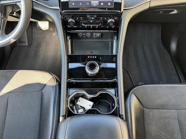 Photo of 2023 Silver Zynith Jeep Grand Cherokee L