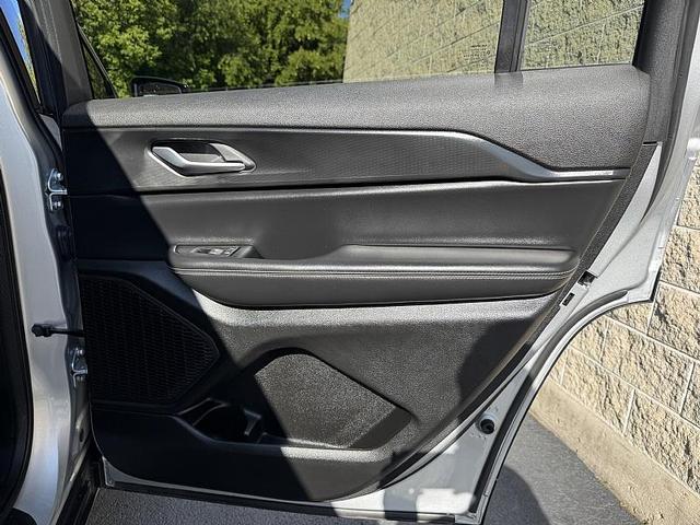 Photo of 2023 Silver Zynith Jeep Grand Cherokee L