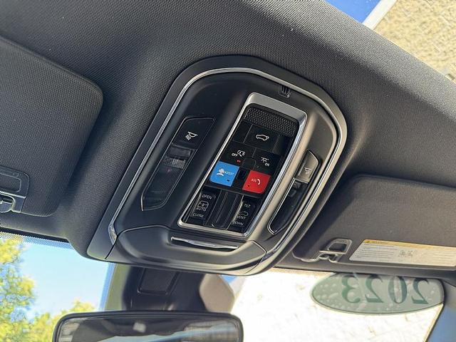 Photo of 2023 Silver Zynith Jeep Grand Cherokee L