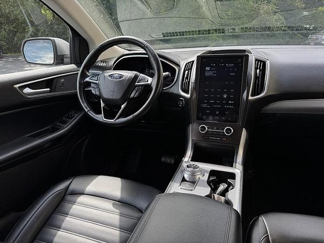 Photo of 2021 Iconic Silver Ford Edge