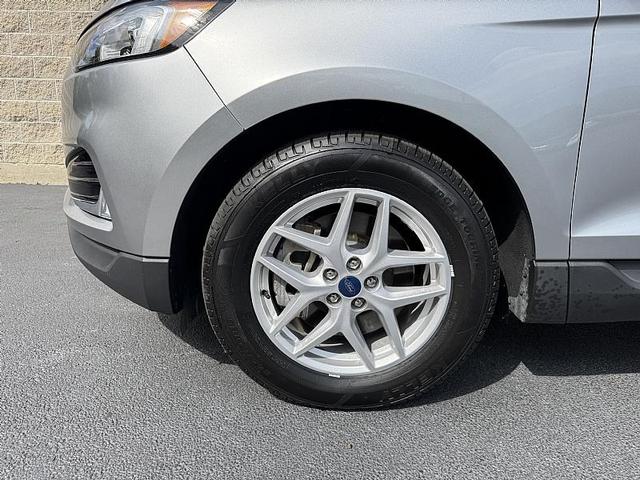 Photo of 2021 Iconic Silver Ford Edge