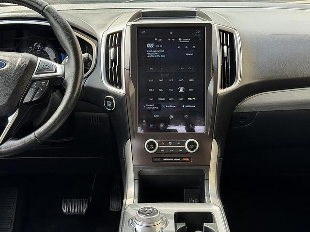 Photo of 2021 Iconic Silver Ford Edge