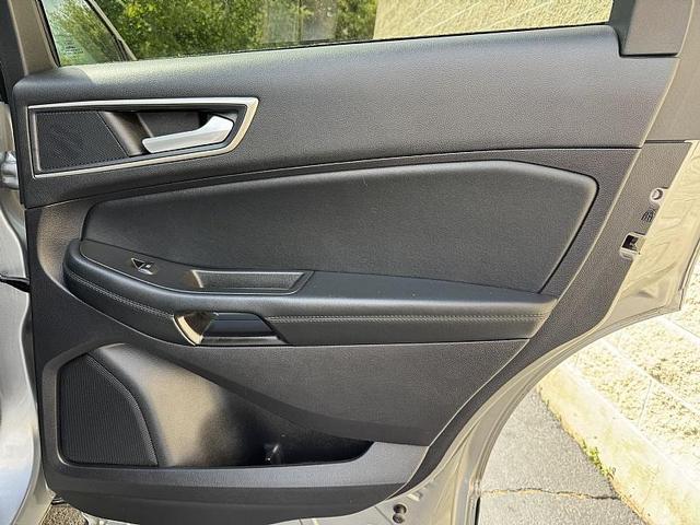 Photo of 2021 Iconic Silver Ford Edge