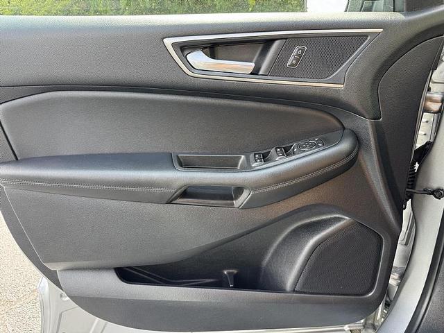 Photo of 2021 Iconic Silver Ford Edge