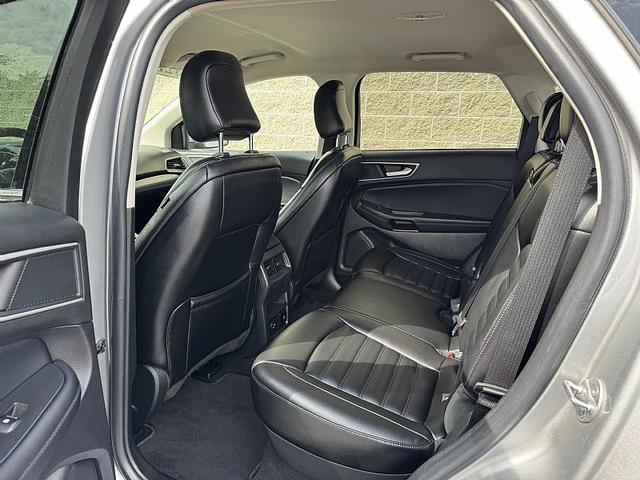 Photo of 2021 Iconic Silver Ford Edge