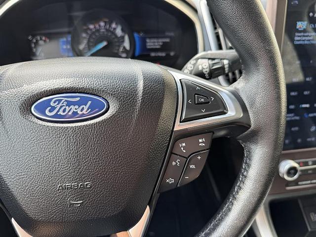 Photo of 2021 Iconic Silver Ford Edge