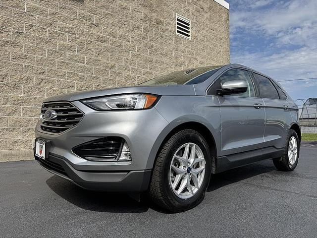 Photo of 2021 Iconic Silver Ford Edge