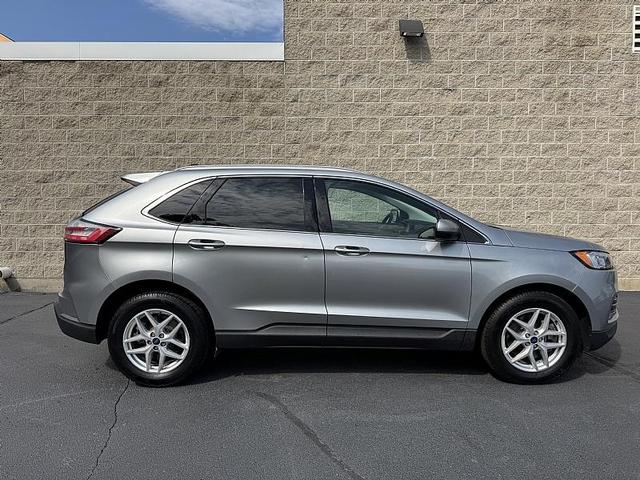 Photo of 2021 Iconic Silver Ford Edge