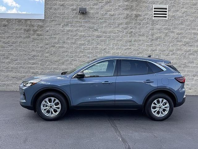 Photo of 2024 Vapor Blue Ford Escape