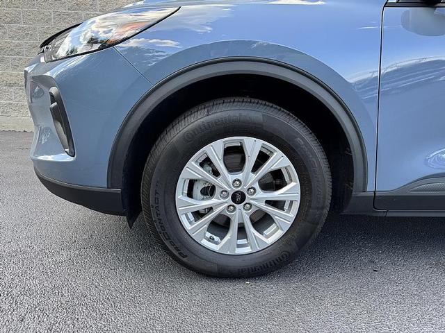Photo of 2024 Vapor Blue Ford Escape