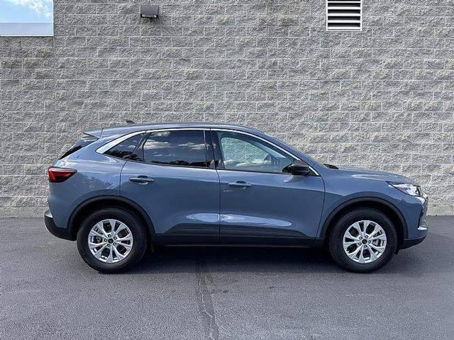 Photo of 2024 Vapor Blue Ford Escape