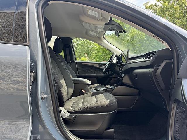 Photo of 2024 Vapor Blue Ford Escape
