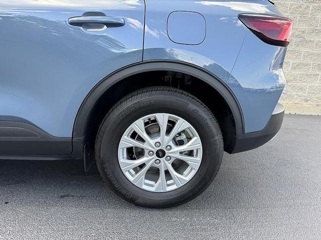 Photo of 2024 Vapor Blue Ford Escape