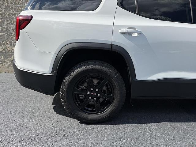 Photo of 2023 Summit White GMC Acadia