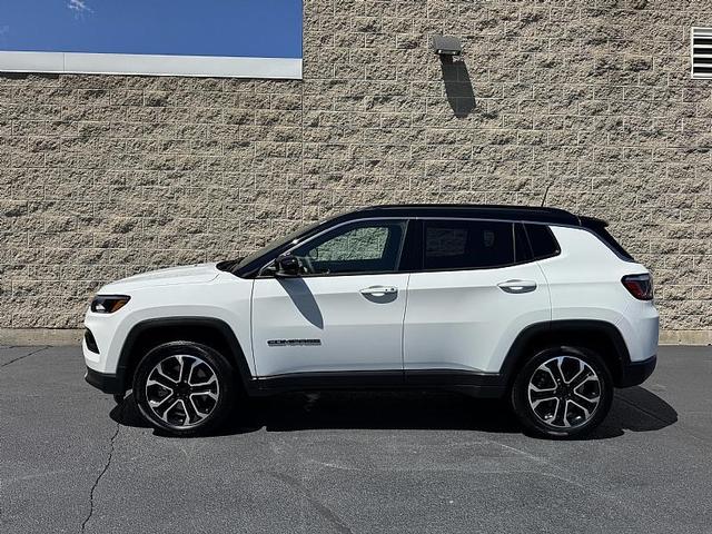 Photo of 2024 Bright White Clearcoat Jeep Compass