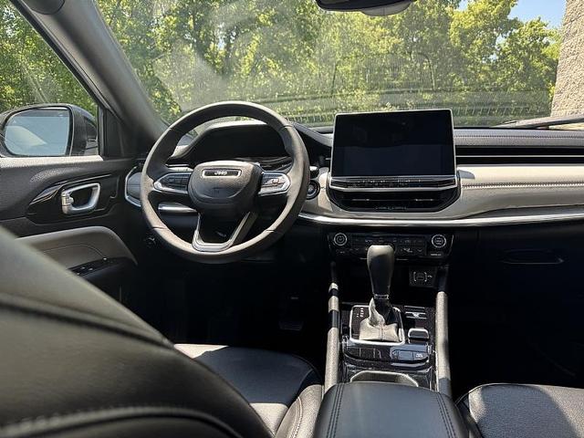 Photo of 2024 Bright White Clearcoat Jeep Compass