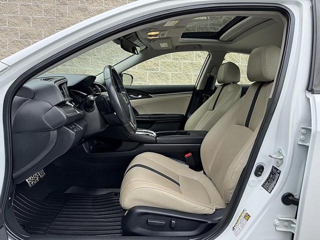 Photo of 2019 Platinum White Pearl Honda Civic