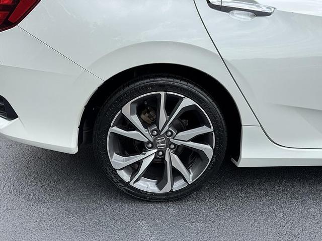 Photo of 2019 Platinum White Pearl Honda Civic