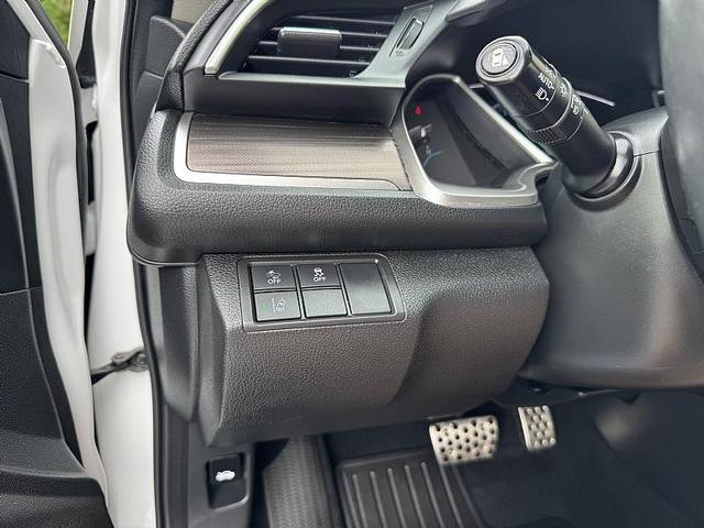 Photo of 2019 Platinum White Pearl Honda Civic