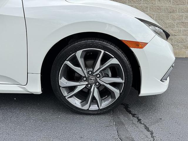 Photo of 2019 Platinum White Pearl Honda Civic