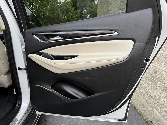 Photo of 2024 White Frost Tri-Coat Buick Enclave