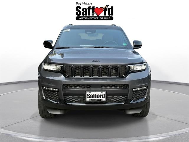 Photo of 2025 Metallic Jeep Grand Cherokee L
