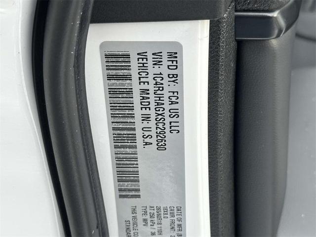 Photo of 2025 Bright White Clearcoat Jeep Grand Cherokee