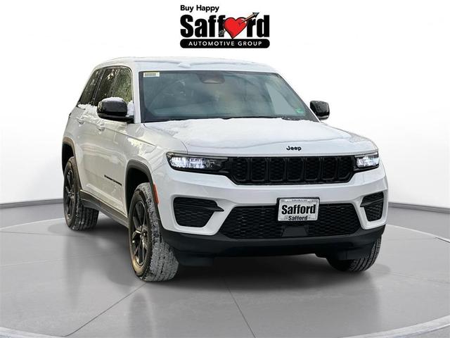 Photo of 2025 Bright White Clearcoat Jeep Grand Cherokee