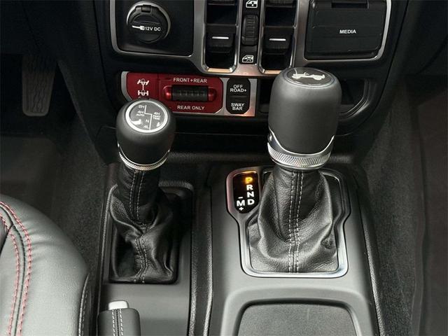 Photo of 2025 Granite Crystal Clearcoat Metallic Jeep Wrangler