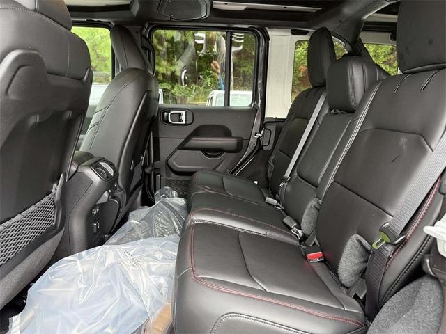 Photo of 2025 Granite Crystal Clearcoat Metallic Jeep Wrangler