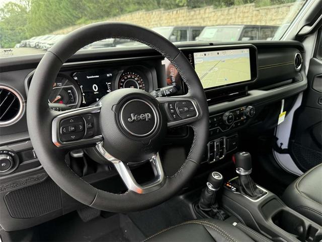 Photo of 2025 Bright White Clearcoat Jeep Wrangler