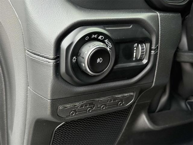 Photo of 2025 Bright White Clearcoat Jeep Wrangler