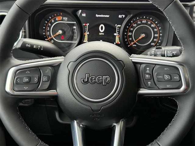 Photo of 2025 Bright White Clearcoat Jeep Wrangler