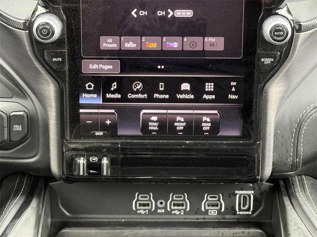 Photo of 2025 Granite Crystal Clearcoat Metallic RAM 2500