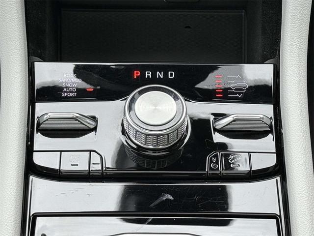 Photo of 2022 Velvet Red Pearlcoat Jeep Grand Cherokee L